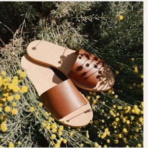 Doen santal sandal in saddle